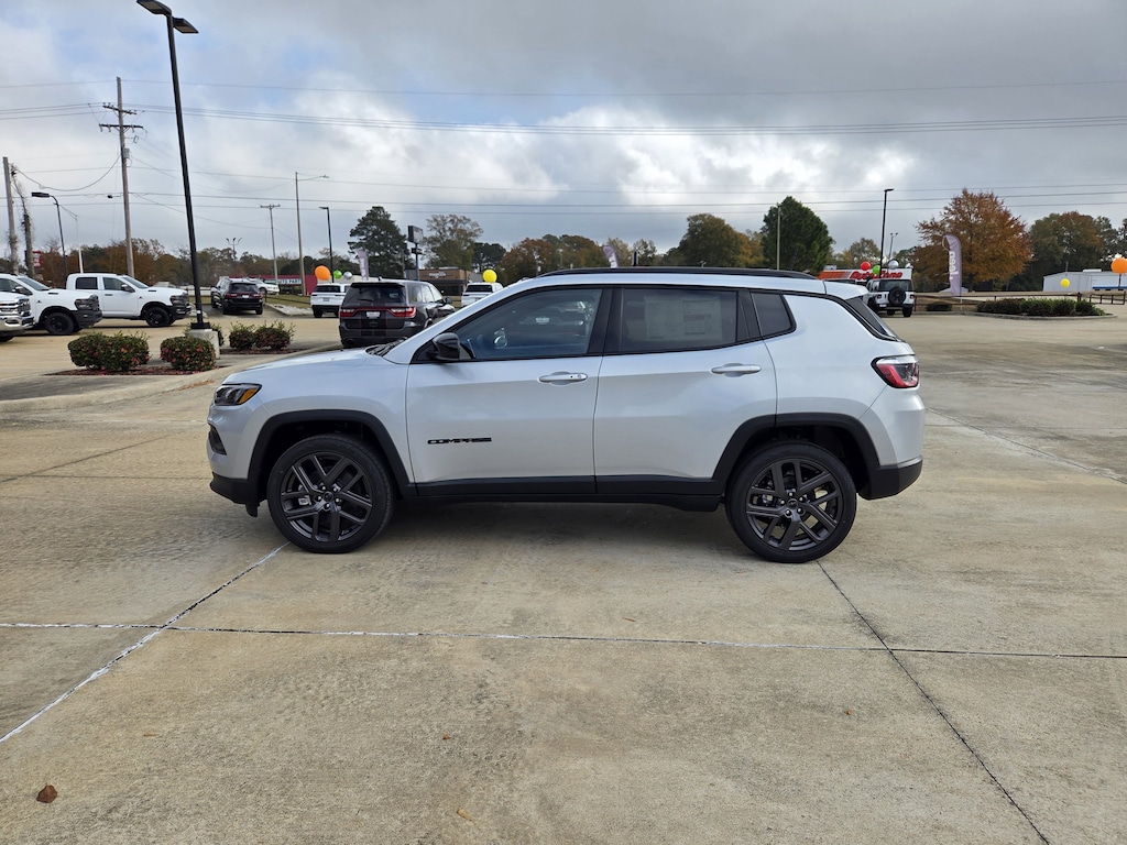 New 2026 Jeep Compass LATITUDE ALTITUDE 4X4 Sport Utility