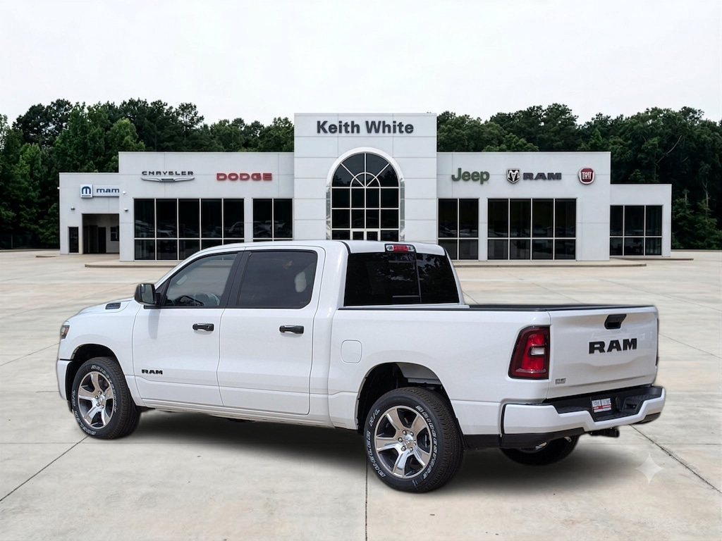 New 2026 Ram 1500 EXPRESS CREW CAB 4X2 5'7 BOX Pickup