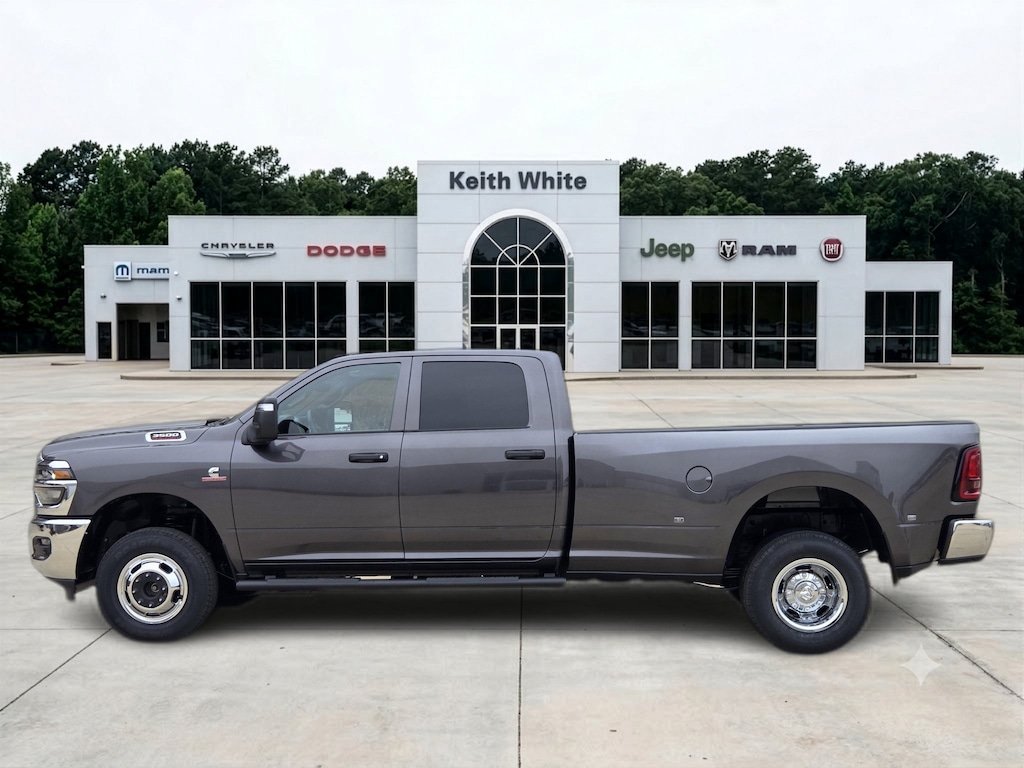 New 2026 Ram 3500 TRADESMAN CREW CAB 4X4 8' BOX Pickup