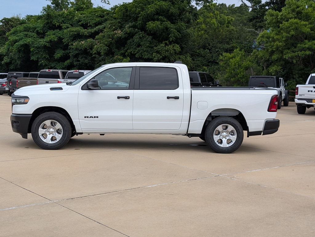 New 2026 Ram 1500 TRADESMAN CREW CAB 4X2 5'7 BOX Pickup