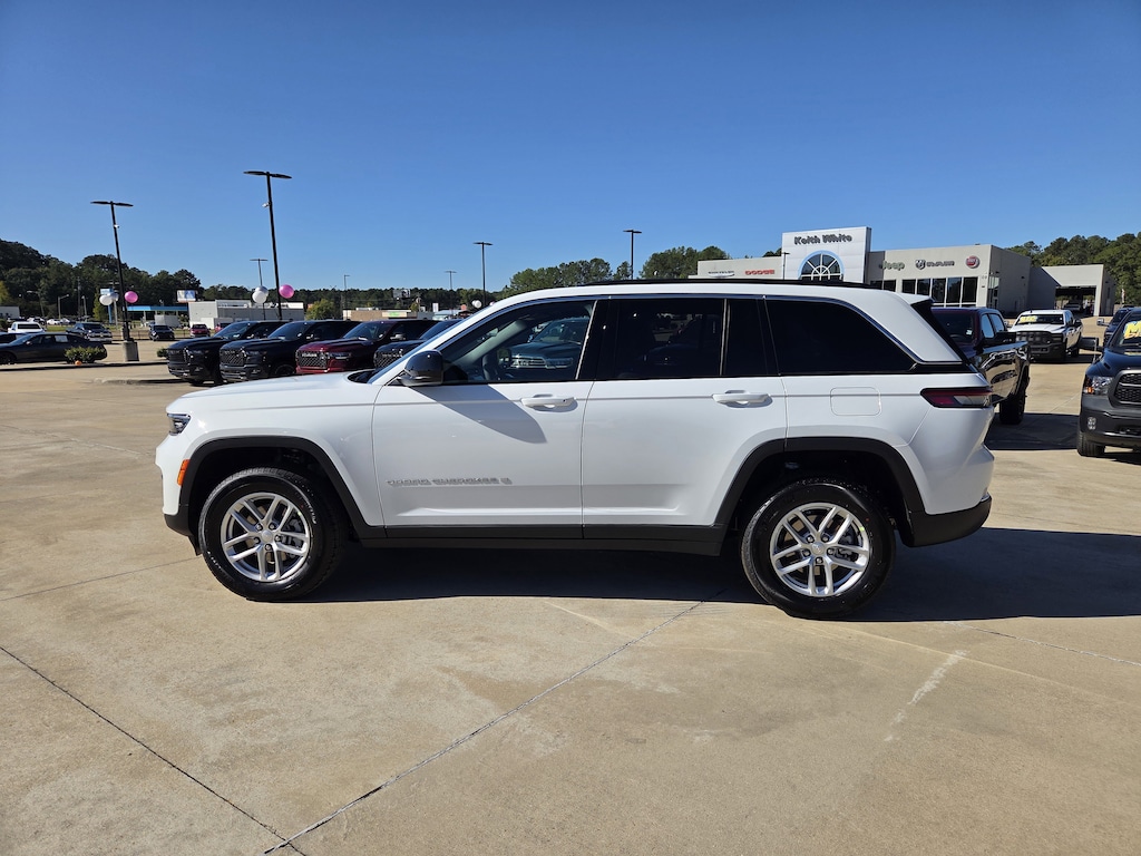 New 2025 Jeep Grand Cherokee LAREDO X 4X2 Sport Utility