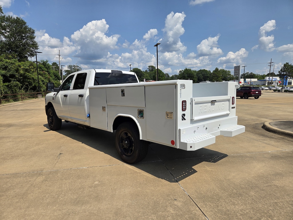 New 2025 Ram 3500 Chassis Cab 3500 TRADESMAN CREW CAB CHASSIS 4X4 60' CA Pickup