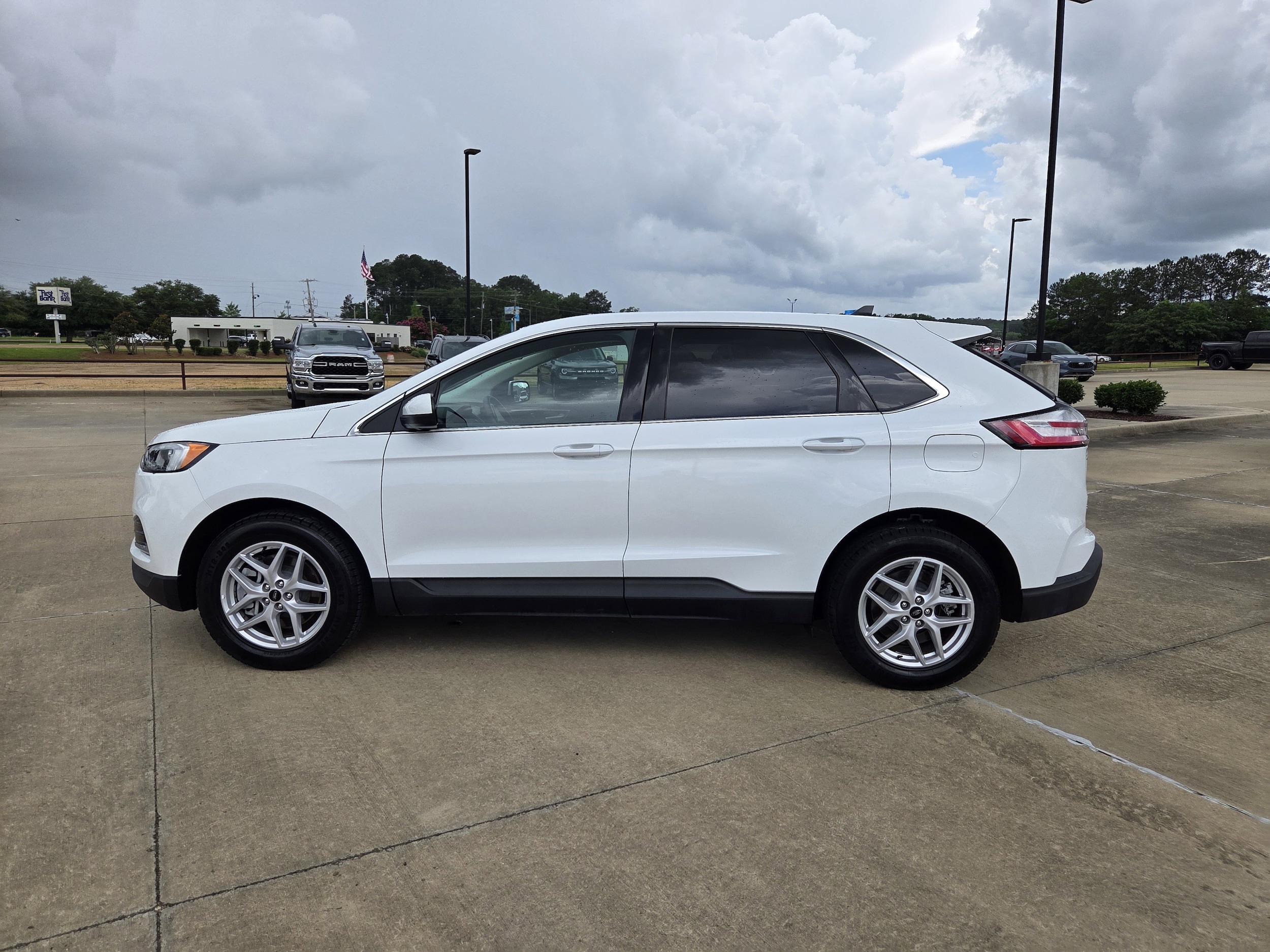 Used 2024 Ford Edge SEL with VIN 2FMPK4J94RBA67141 for sale in Brookhaven, MS