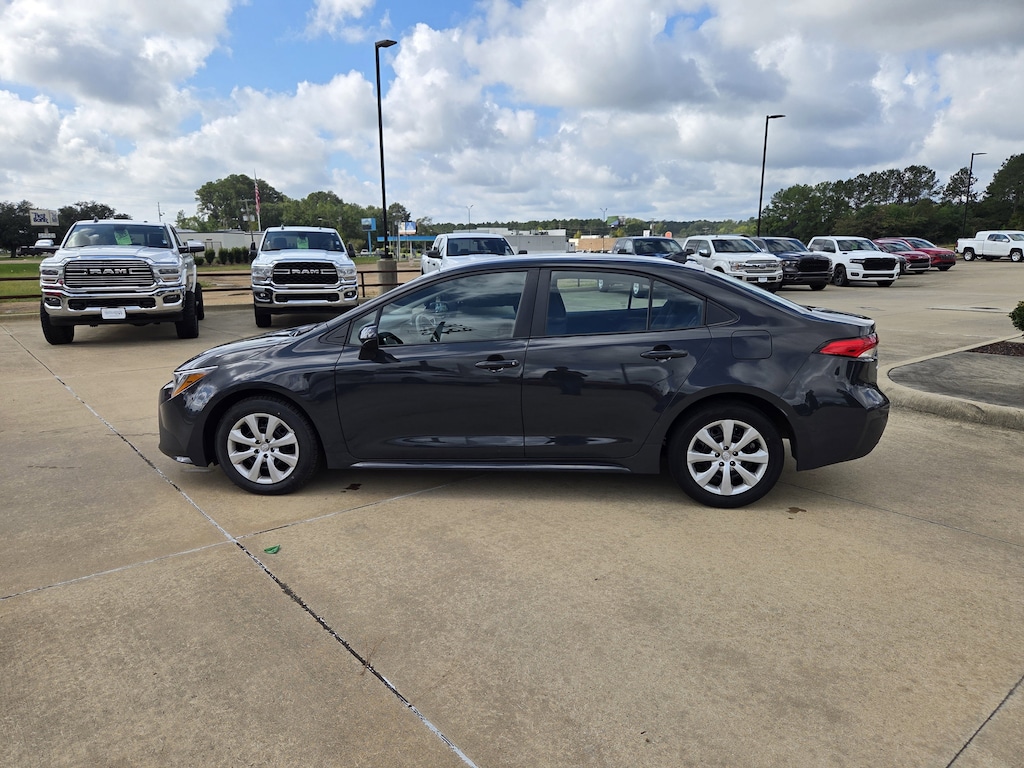 Used 2024 Toyota Corolla LE LE CVT