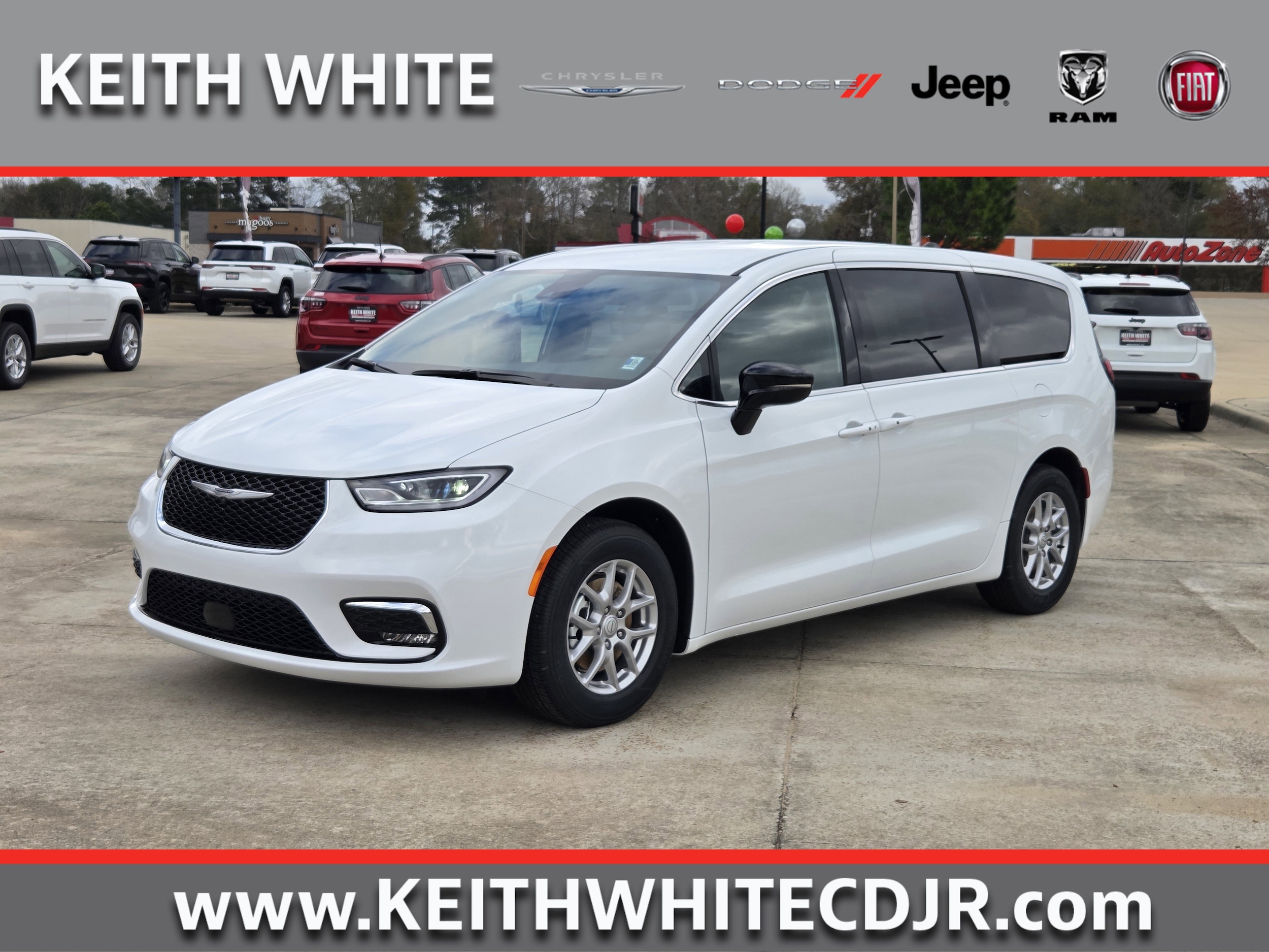 2026 Chrysler Pacifica Select's photo