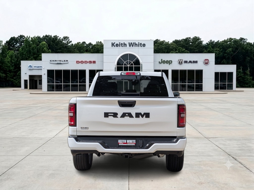 New 2026 Ram 1500 EXPRESS CREW CAB 4X2 5'7 BOX Pickup