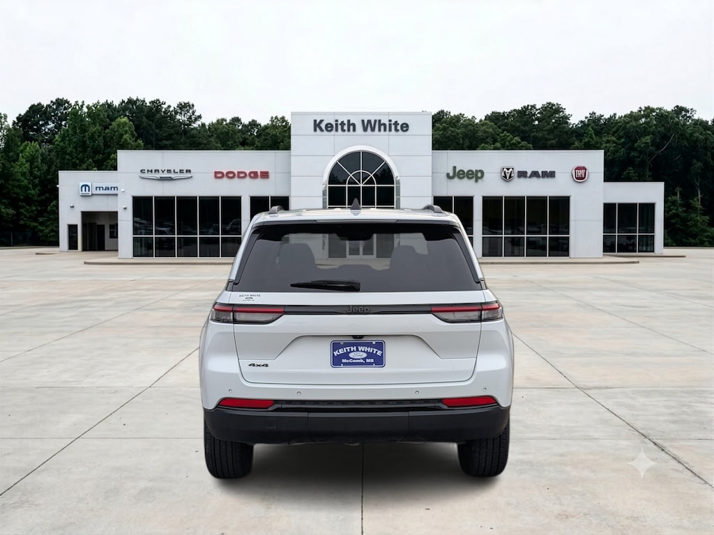 Used 2025 Jeep Grand Cherokee Altitude Altitude 4x4