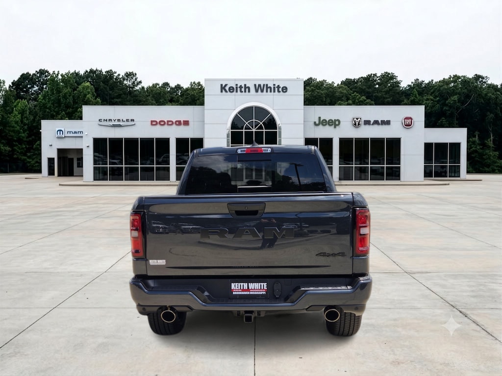 New 2026 Ram 1500 EXPRESS CREW CAB 4X4 5'7 BOX Pickup