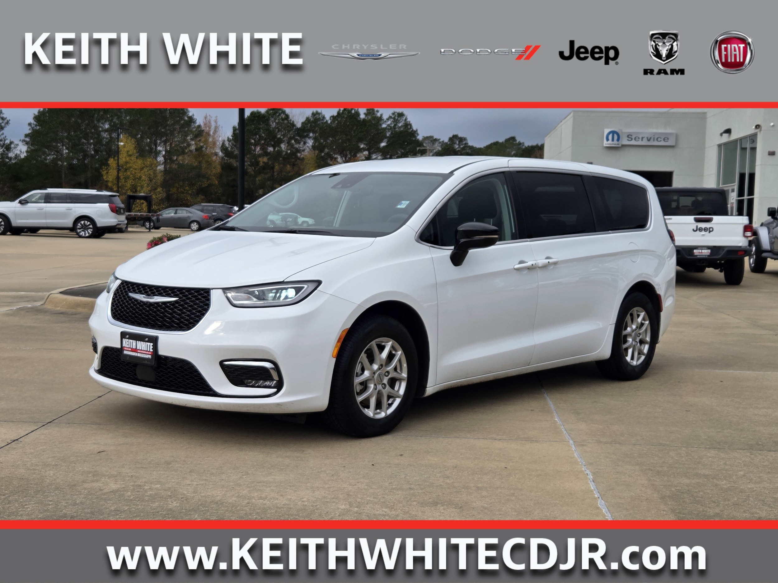 2024 Chrysler Pacifica Touring L's photo