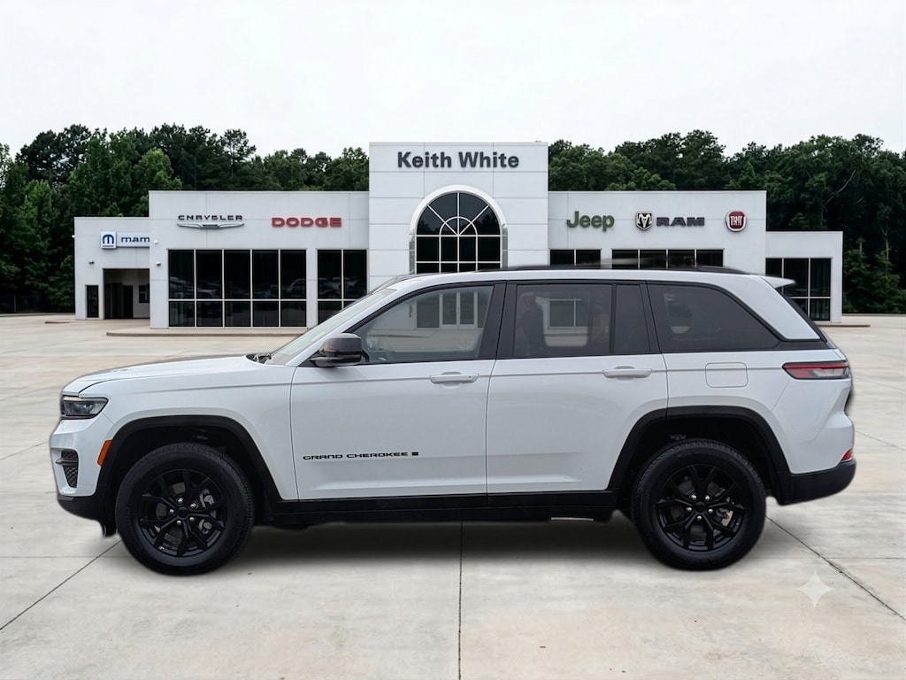 Used 2025 Jeep Grand Cherokee Altitude Altitude 4x4