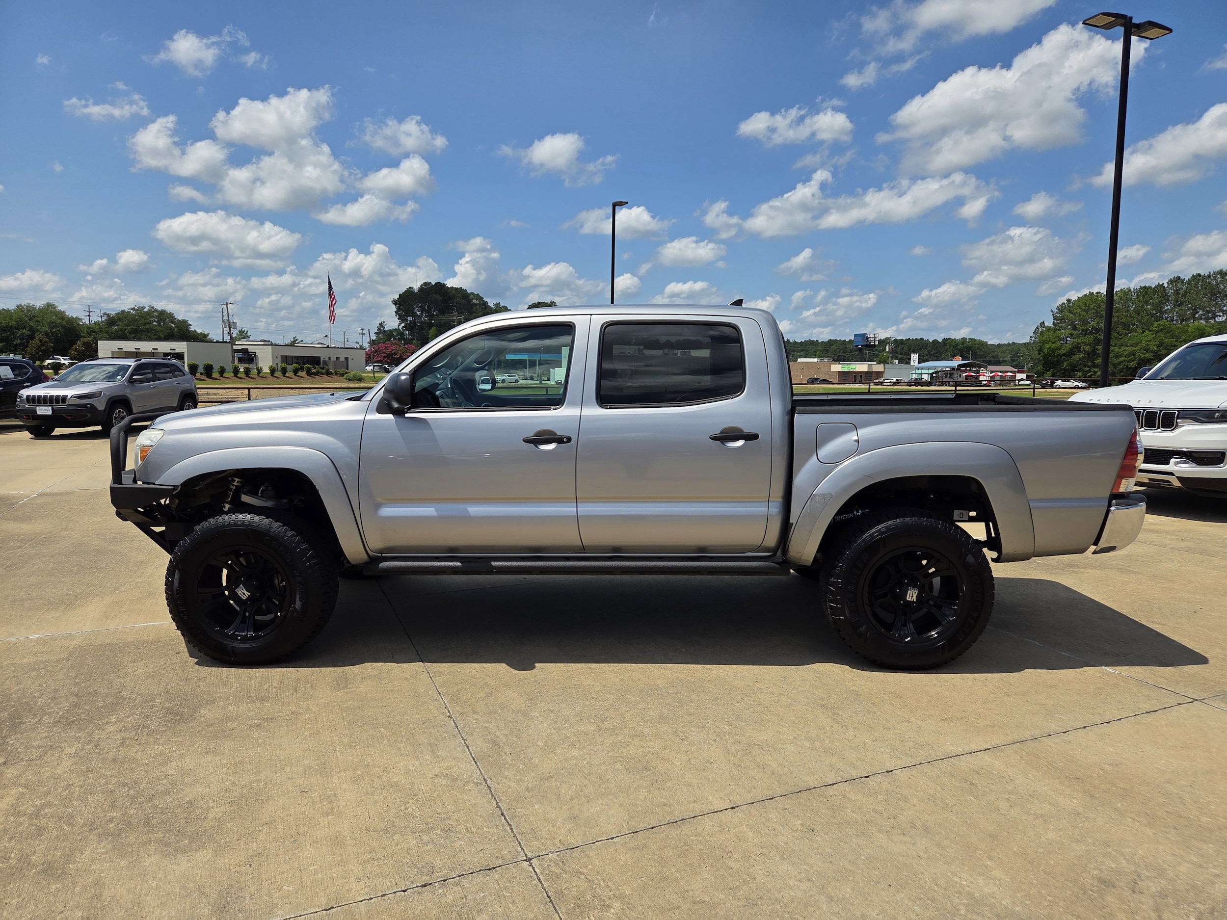 Used 2014 Toyota Tacoma Base with VIN 3TMLU4EN4EM162392 for sale in Brookhaven, MS