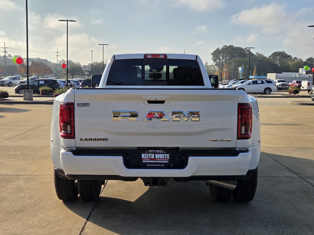 New 2026 Ram 3500 LARAMIE CREW CAB 4X4 8' BOX Pickup