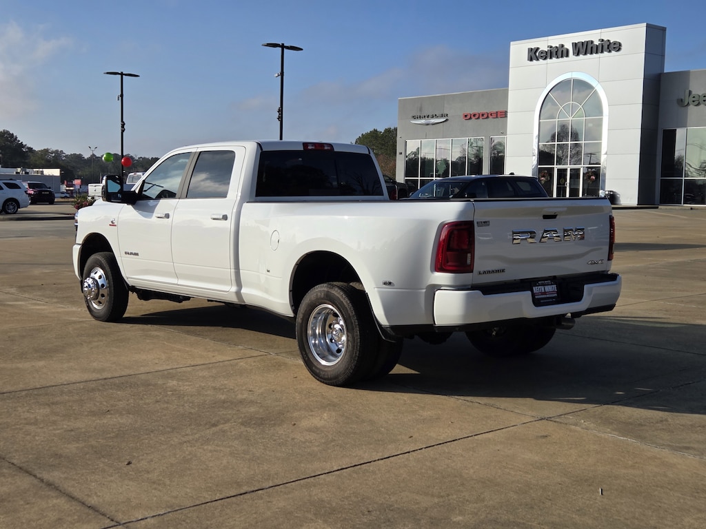 New 2026 Ram 3500 LARAMIE CREW CAB 4X4 8' BOX Pickup