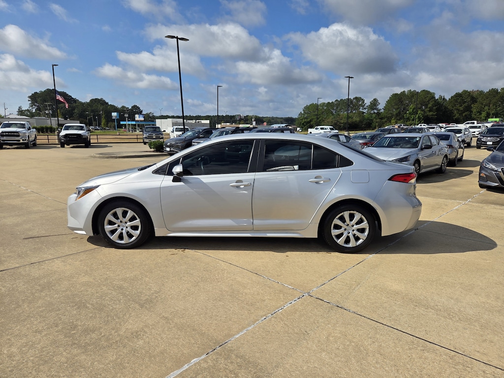 Used 2024 Toyota Corolla LE LE CVT