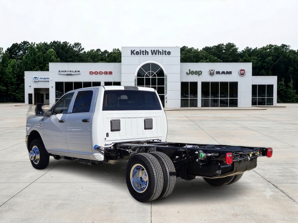 New 2026 Ram 3500 TRADESMAN CREW CAB CHASSIS 4X4 60' CA Pickup