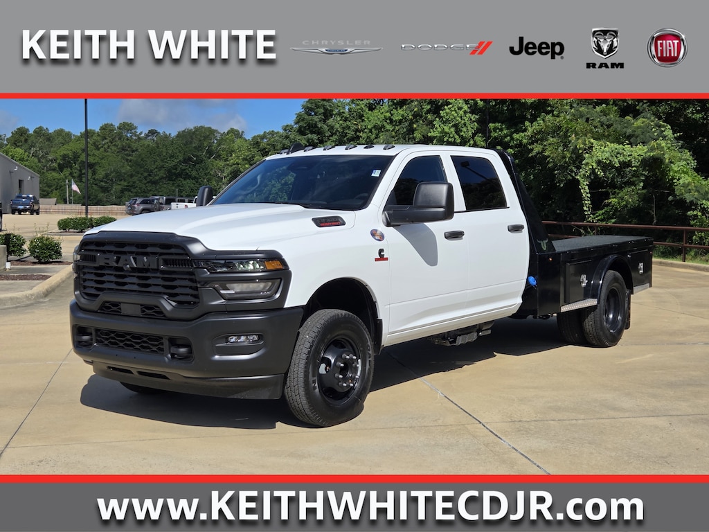 New 2025 Ram 3500 Chassis Cab 3500 TRADESMAN CREW CAB CHASSIS 4X4 60' CA Pickup