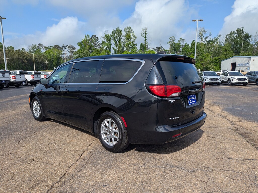Used 2022 Chrysler Voyager LX LX FWD
