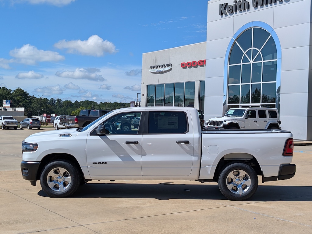 New 2027 Ram 1500 TRADESMAN CREW CAB 4X4 5'7 BOX Pickup