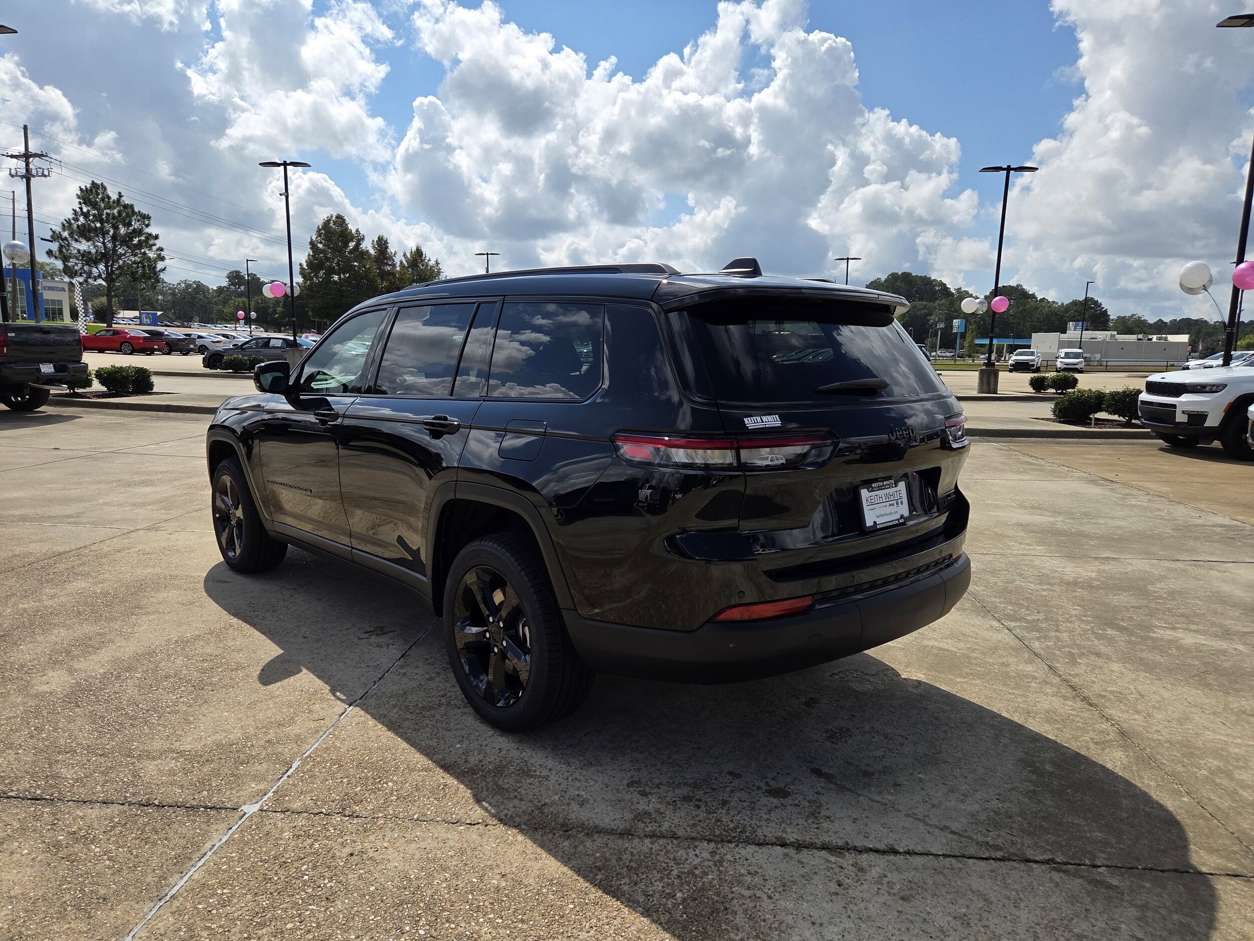 2025 Jeep Grand Cherokee Limited photo 3
