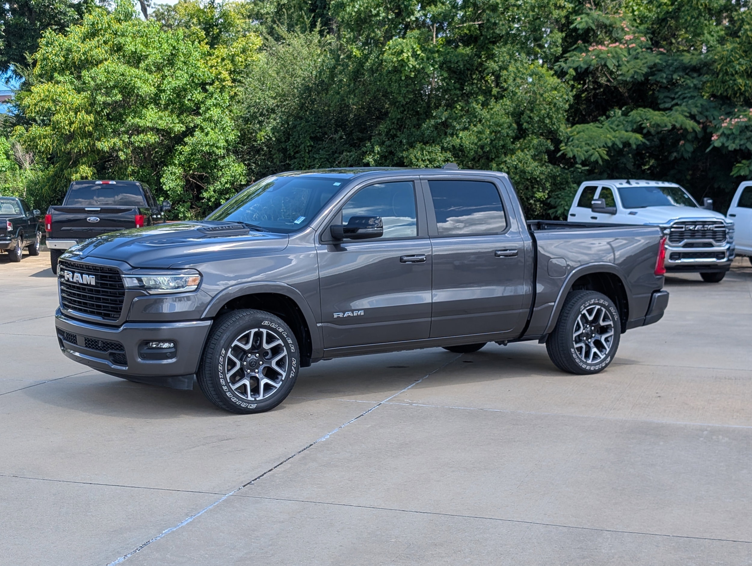 2025 RAM 1500 Laramie 4x4 Crew Cab 5'7's photo