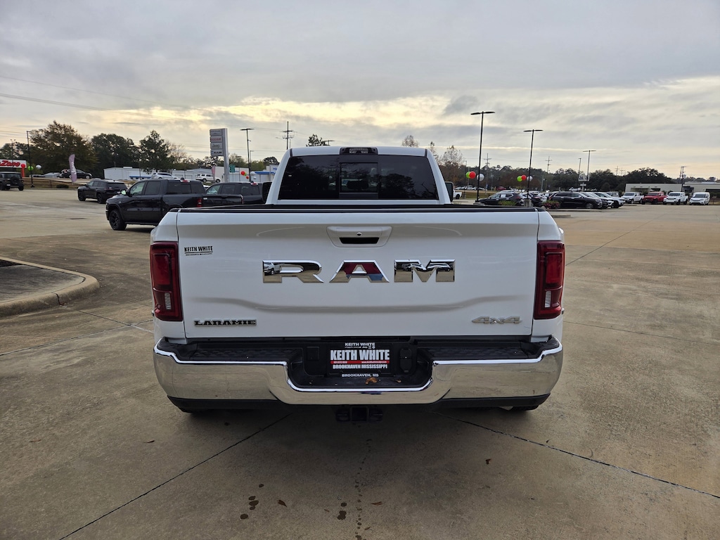 New 2026 Ram 3500 LARAMIE CREW CAB 4X4 8' BOX Pickup