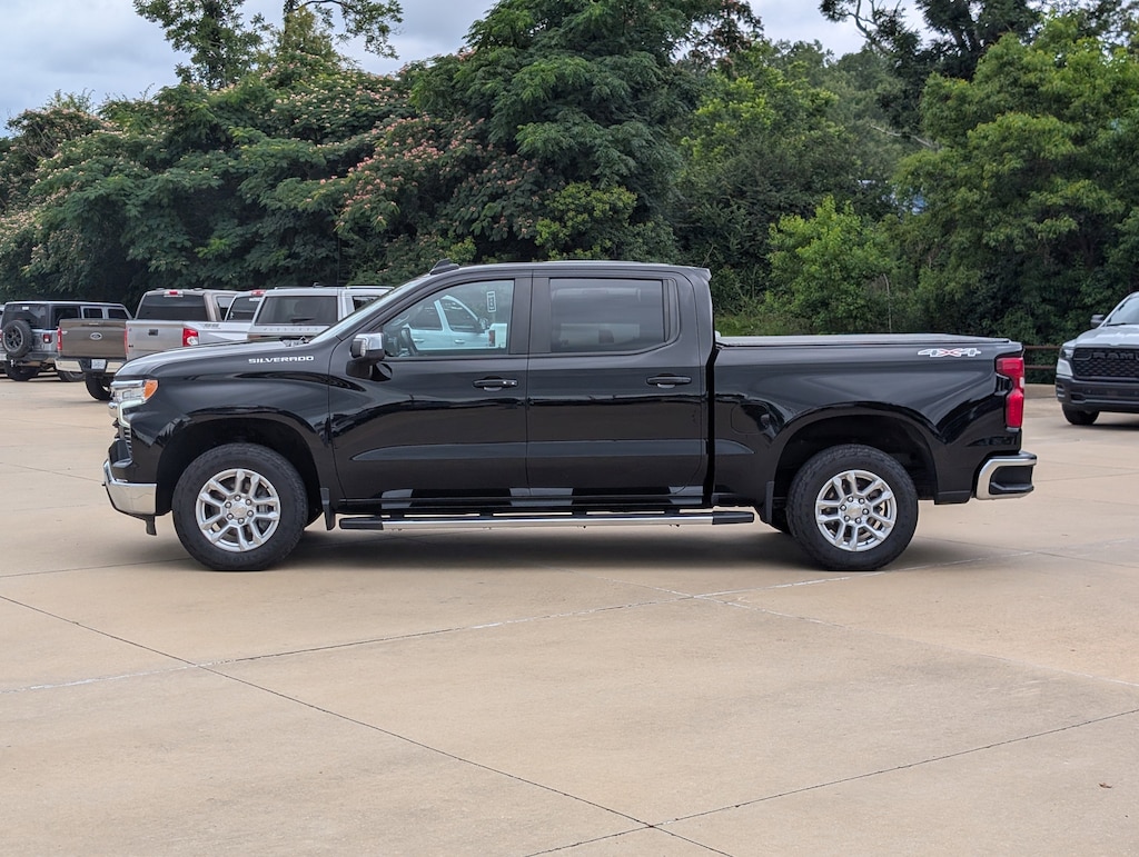 Used 2024 Chevrolet Silverado 1500 LT 4WD Crew Cab 147 LT w/1LT