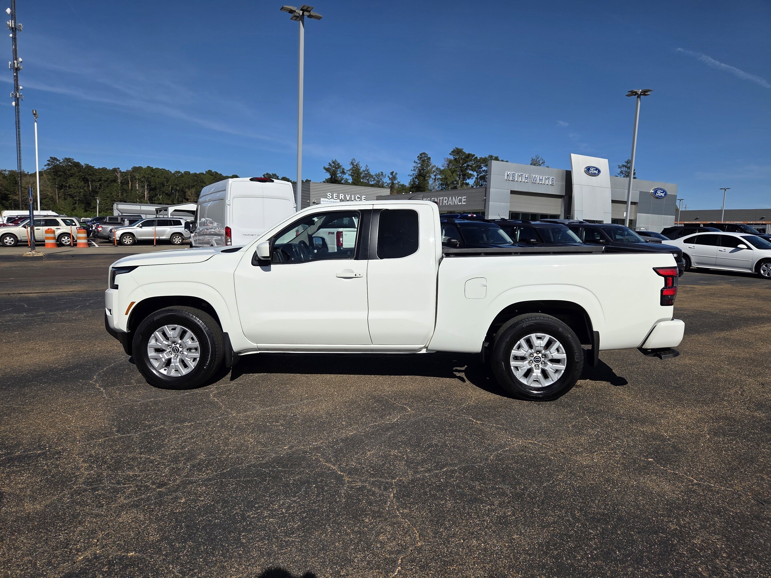 2023 Nissan Frontier King Cab SV photo 2