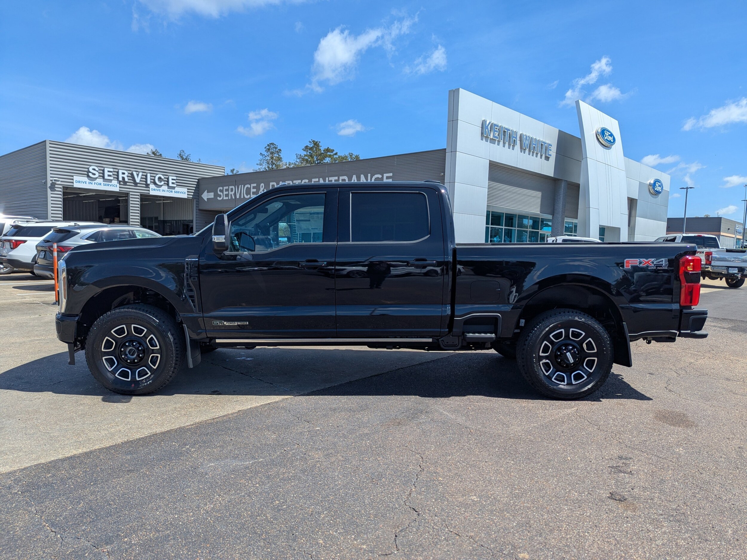 2025 Ford F-250 Platinum photo 2