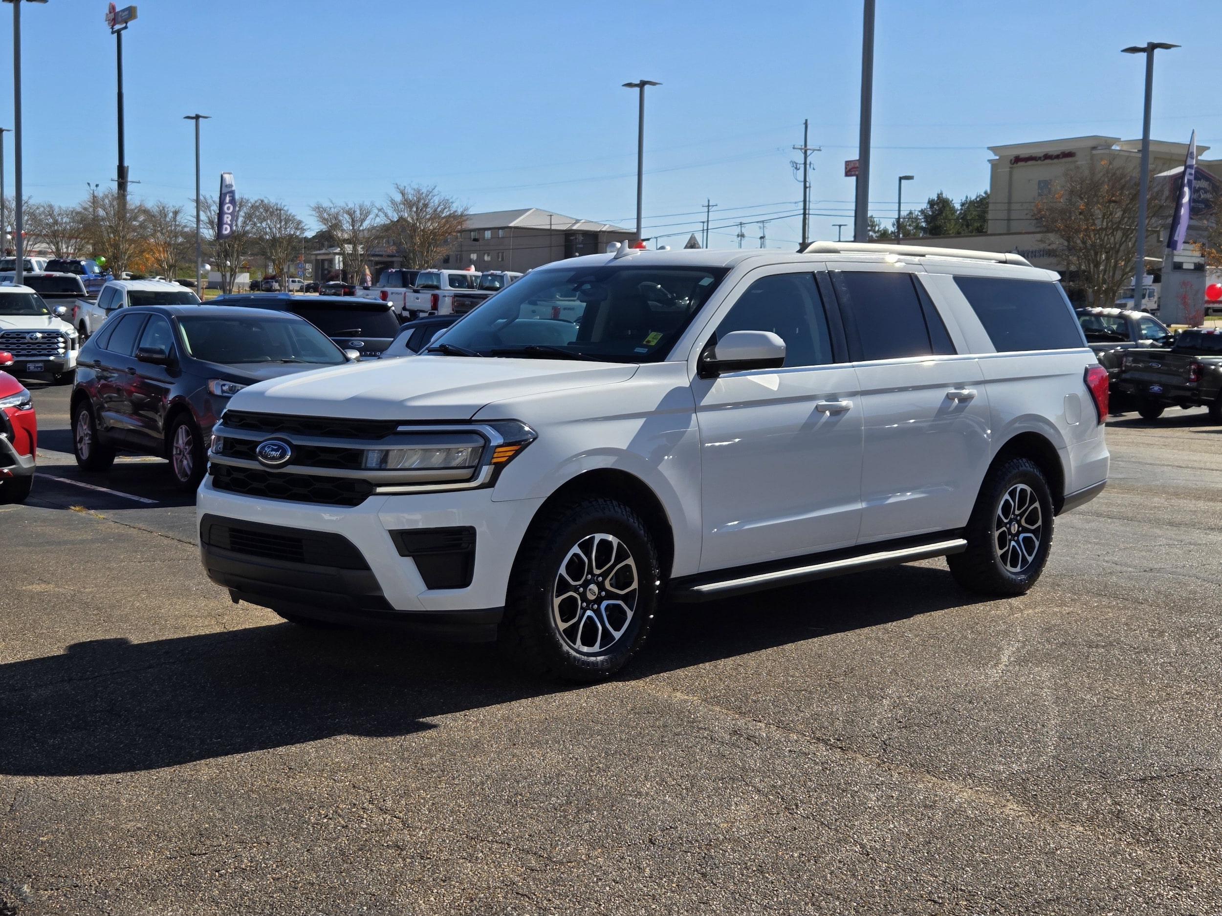 2024 Ford Expedition XLT's photo
