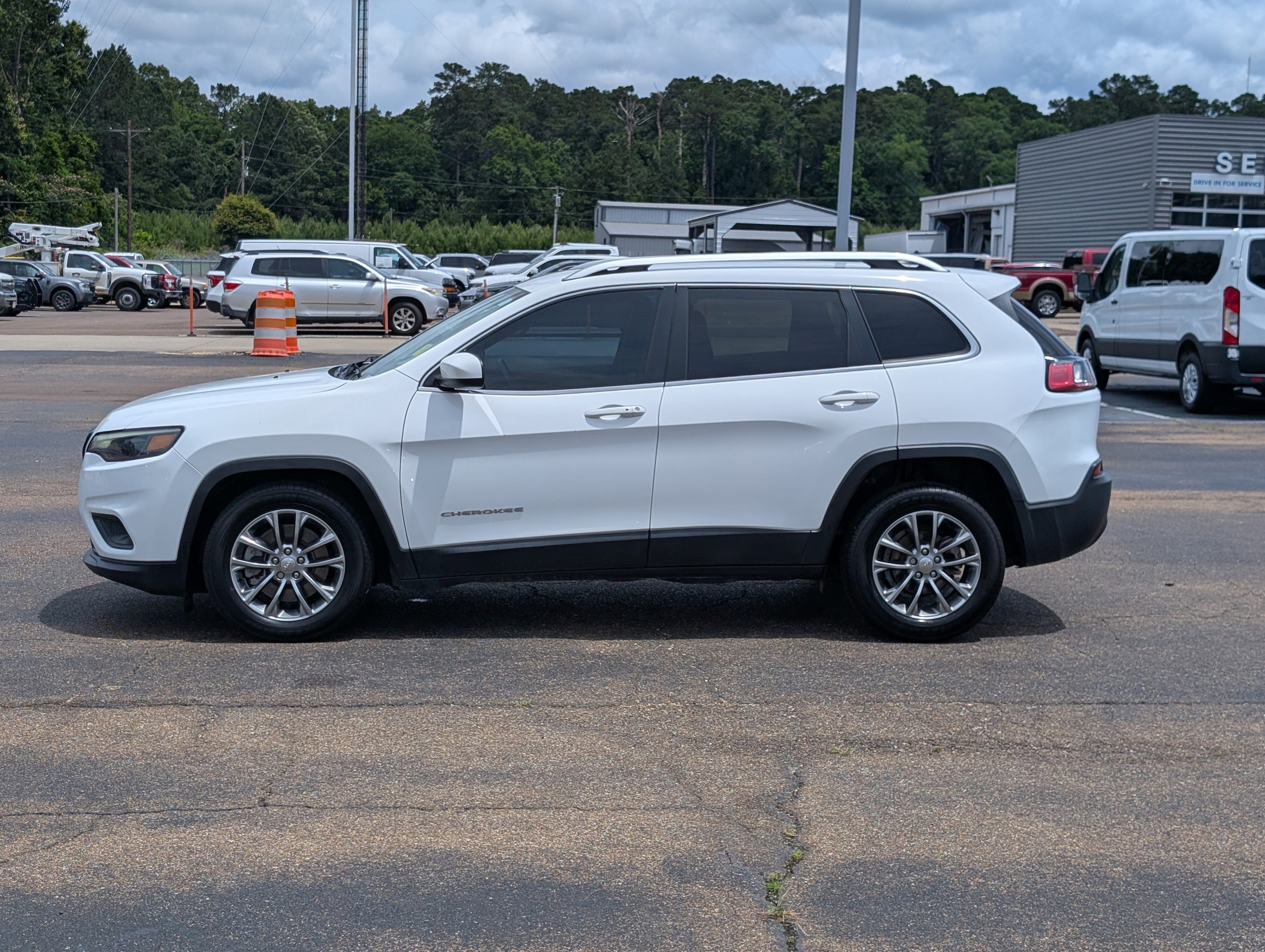 Used 2019 Jeep Cherokee Latitude Plus with VIN 1C4PJLLB7KD151360 for sale in McComb, MS
