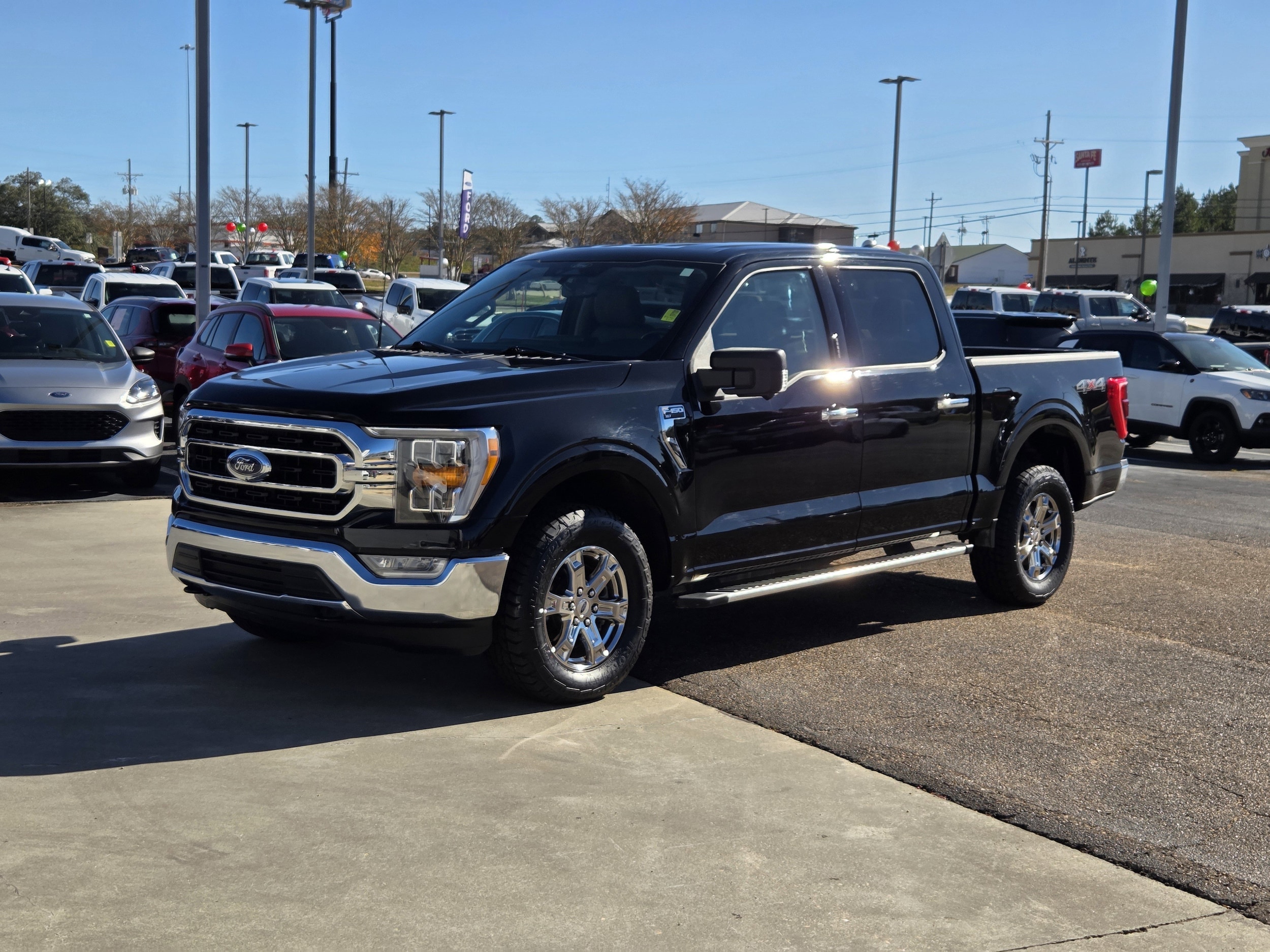 2022 Ford F-150 XLT's photo
