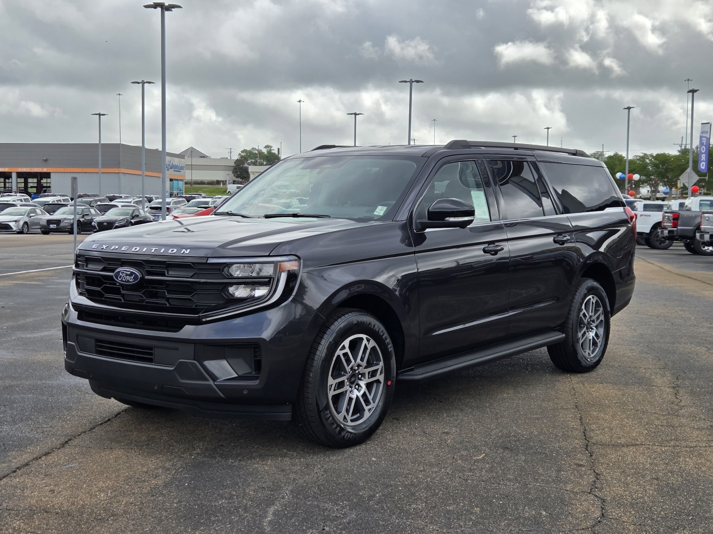 2026 Ford Expedition Active MAX's photo