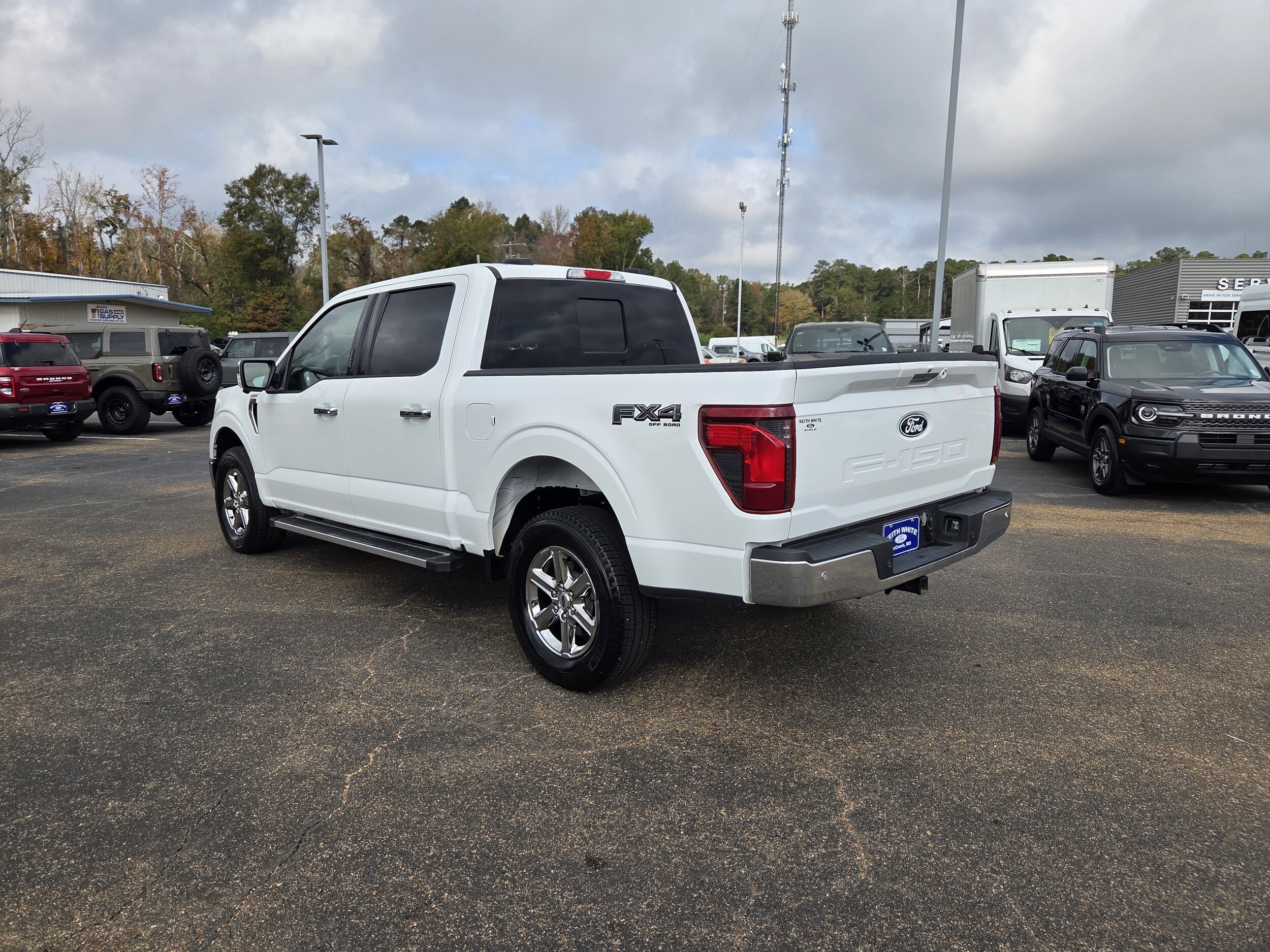 2024 Ford F-150 XLT photo 2