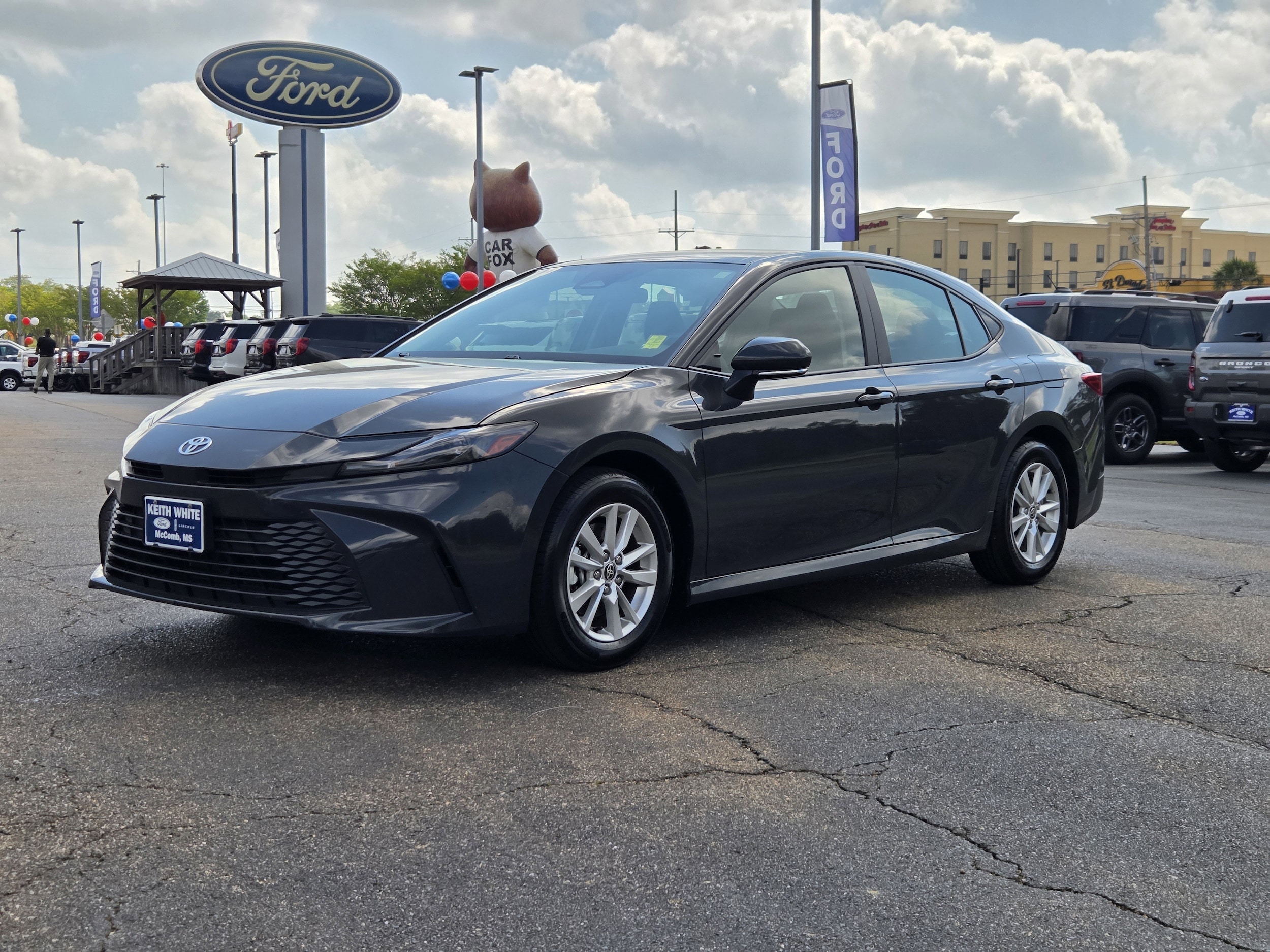 2025 Toyota Camry LE FWD