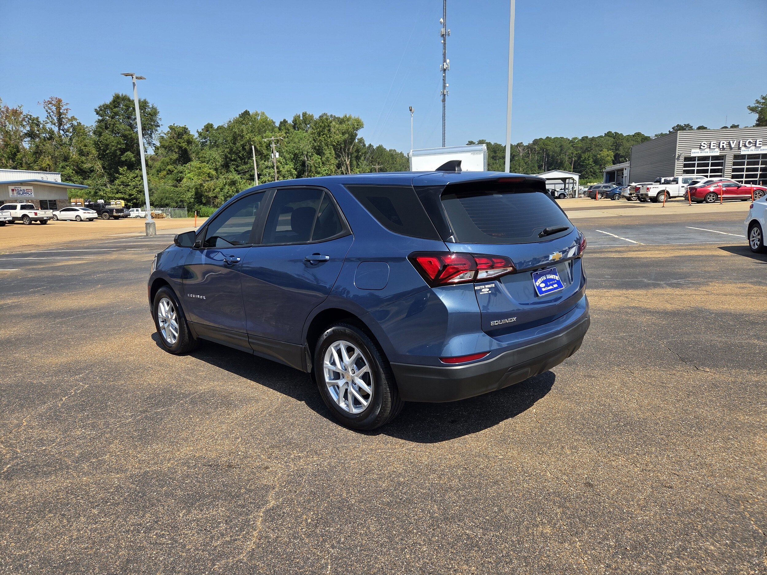 2024 Chevrolet Equinox LS photo 3
