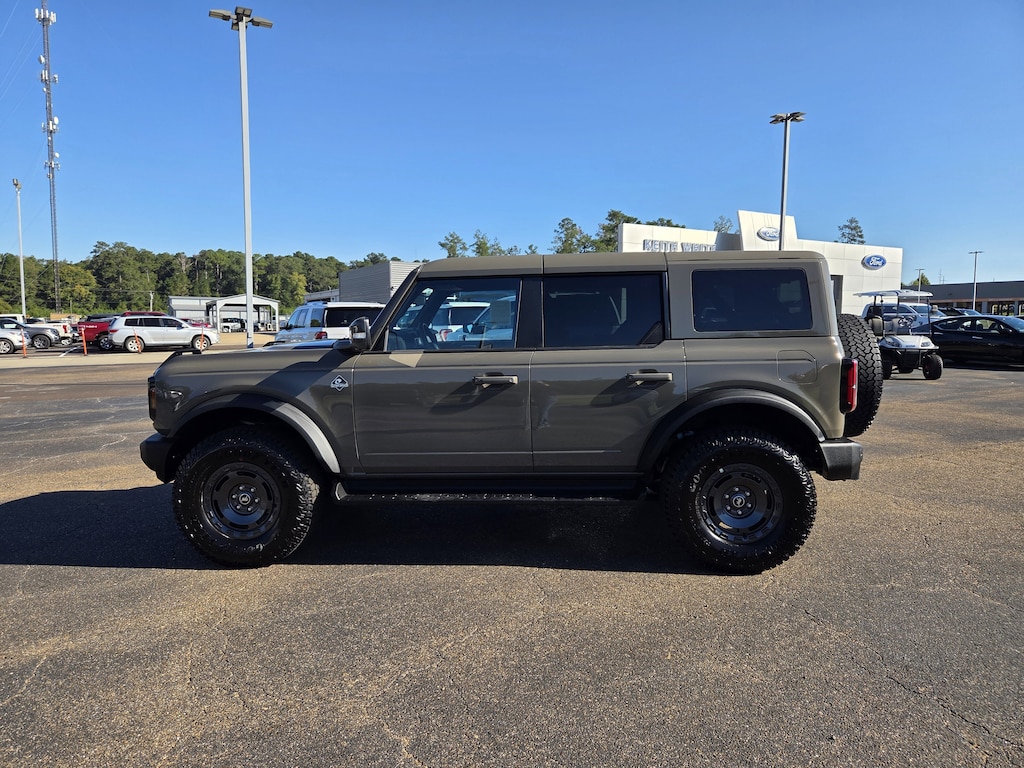 New 2025 Ford Bronco Outer Banks SUV
