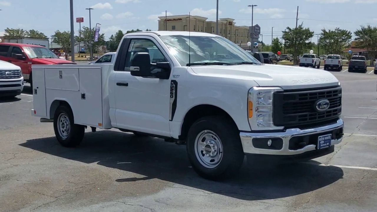 2023 Ford F-250 XL photo 2