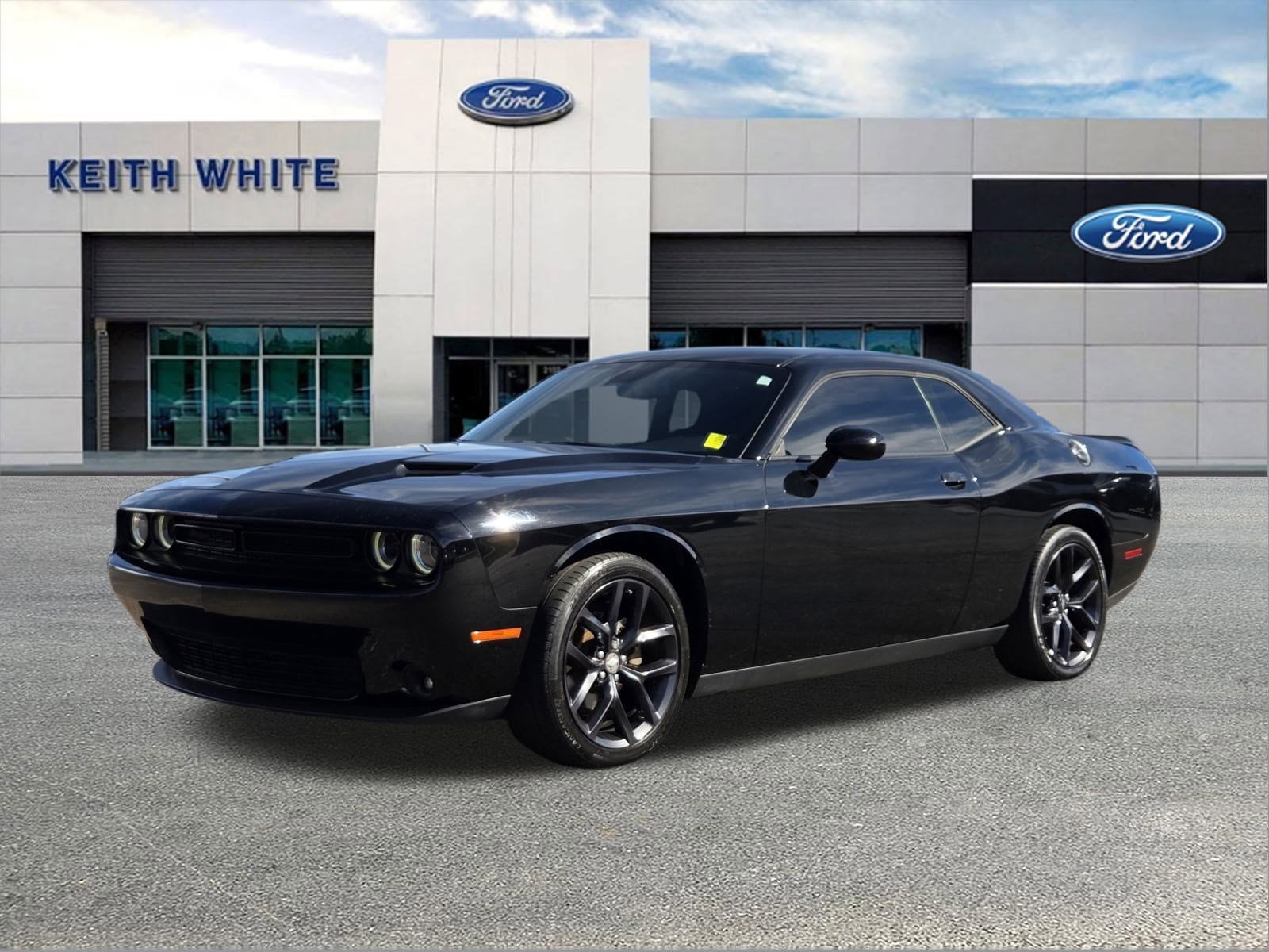 2022 Dodge Challenger SXT's photo