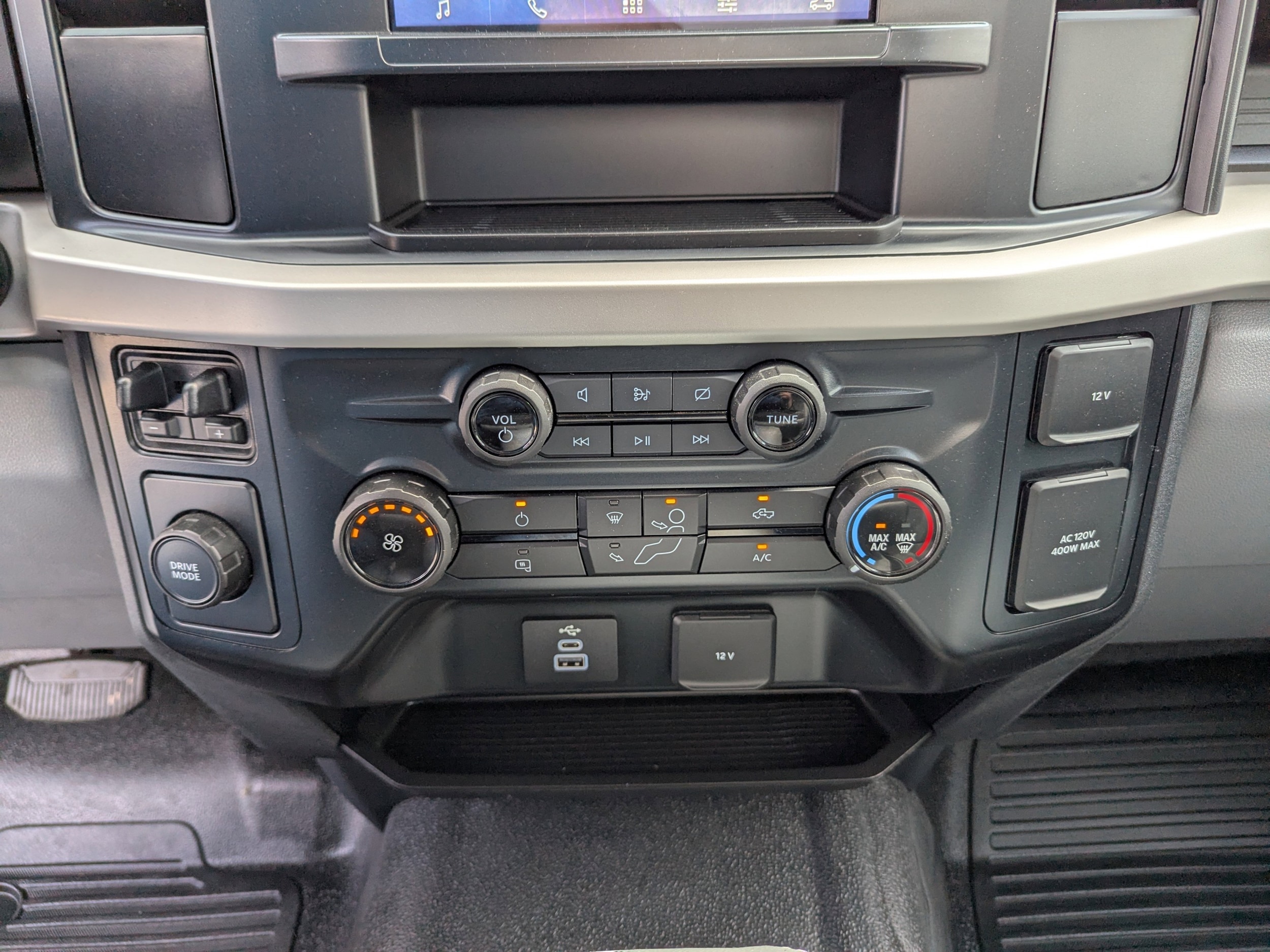 2023 Ford F-550 Super Duty Chassis Cab XL - Photo 16