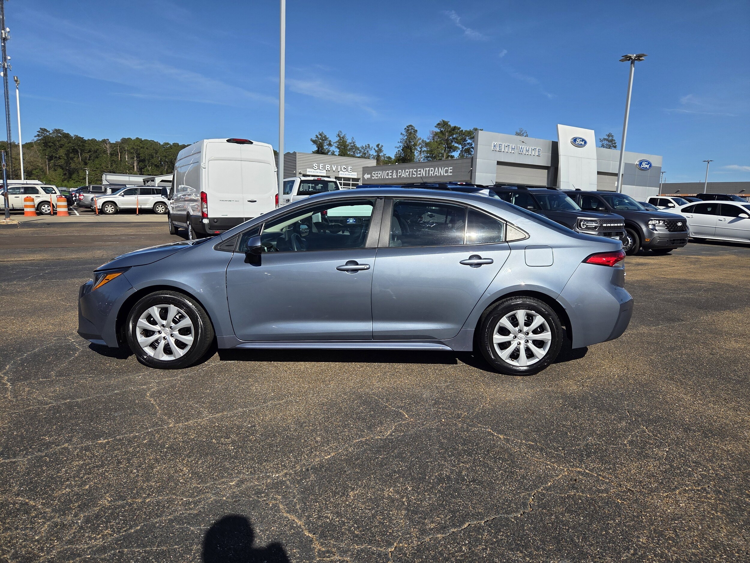 2024 Toyota Corolla LE photo 2