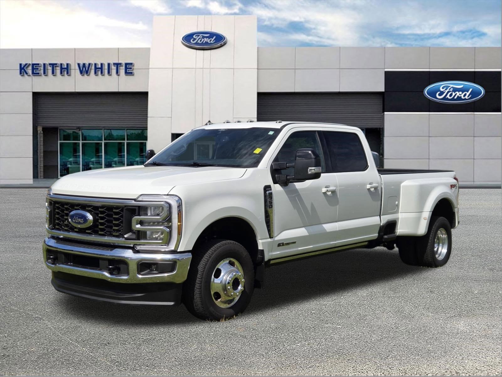 2026 Ford F-350 Lariat 4x4 Crew Cab 8' Box DRW's photo