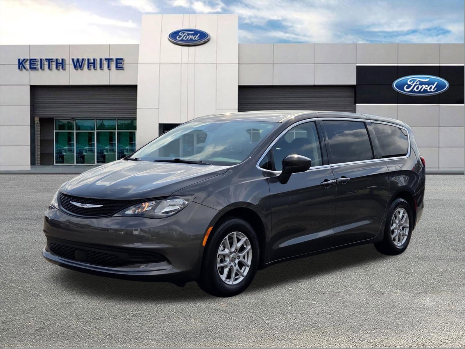 2023 Chrysler Voyager LX FWD