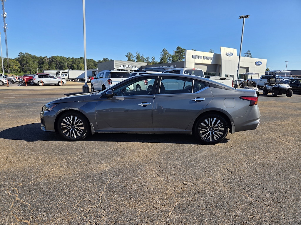 Used 2024 Nissan Altima 2.5 SV Sedan