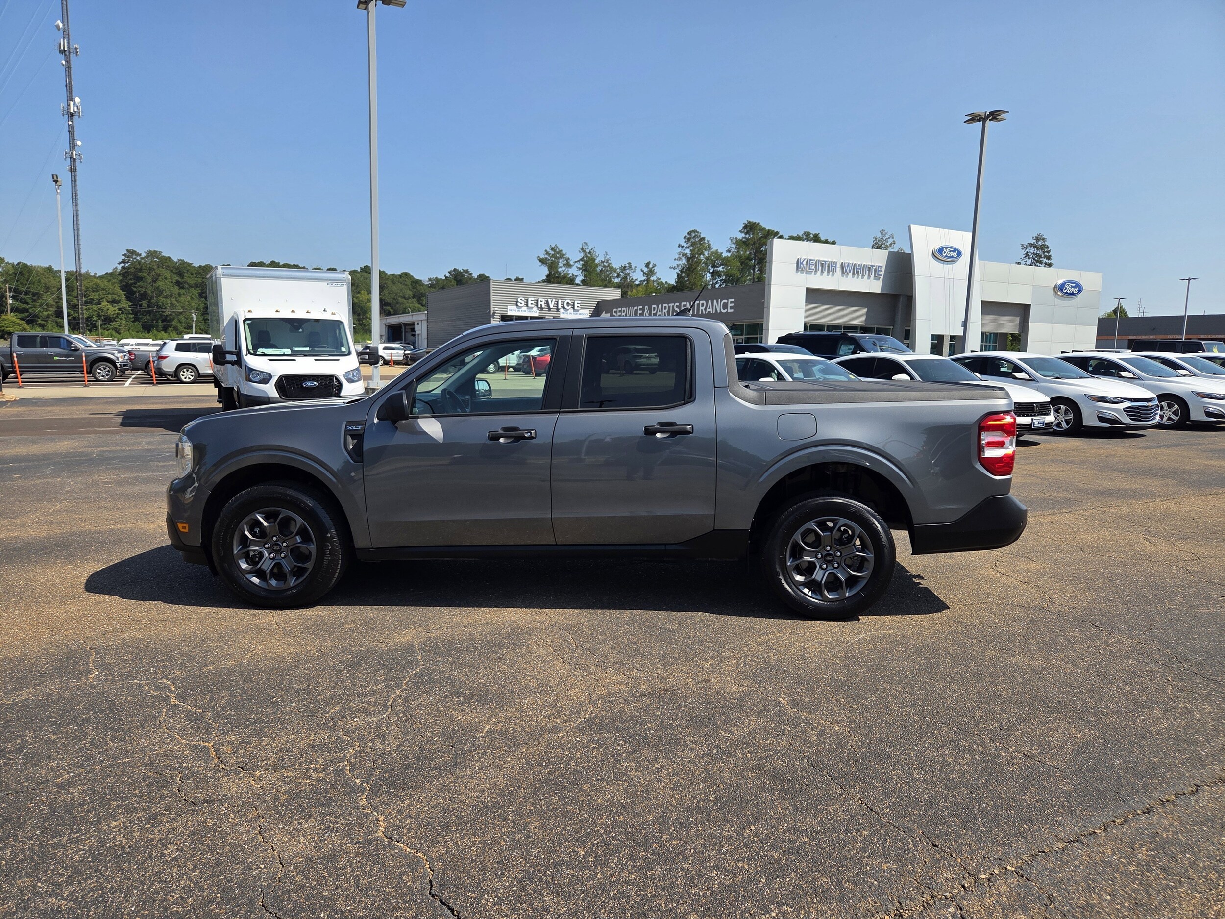 2024 Ford Maverick XLT photo 2