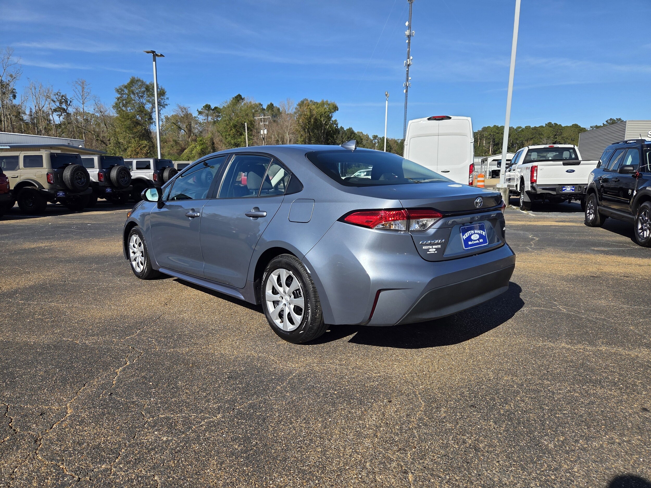 2024 Toyota Corolla LE photo 3