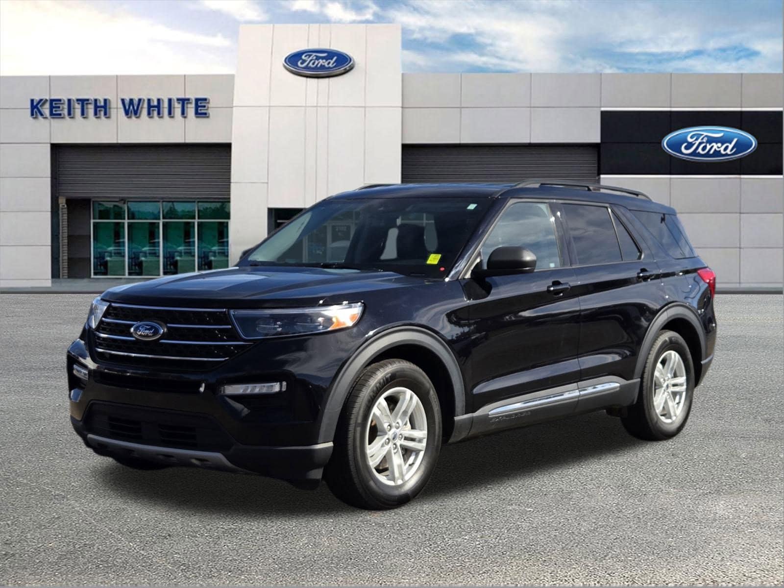 2023 Ford Explorer XLT's photo