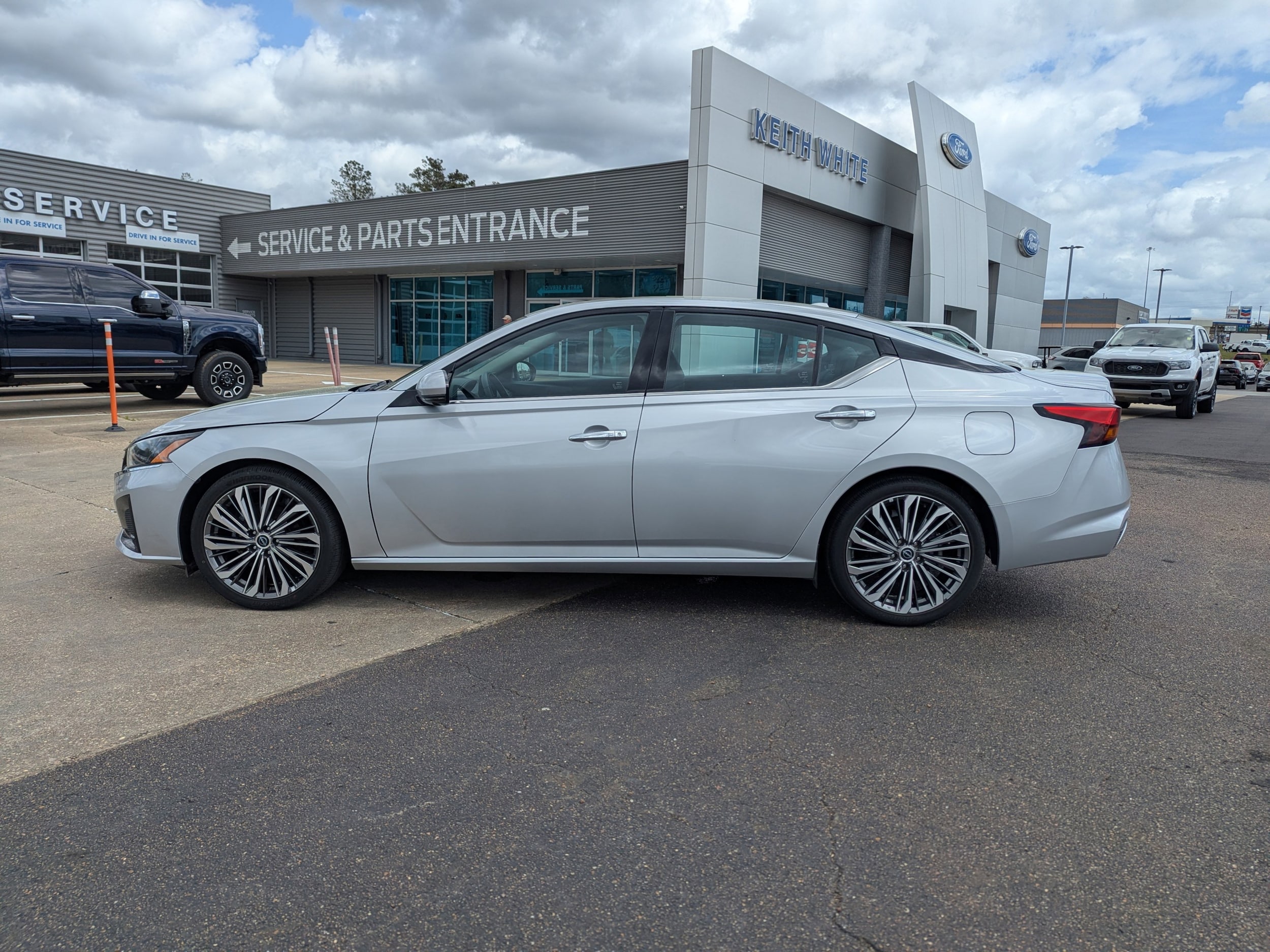 Used 2023 Nissan Altima SL with VIN 1N4BL4EV0PN326539 for sale in Mccomb, MS