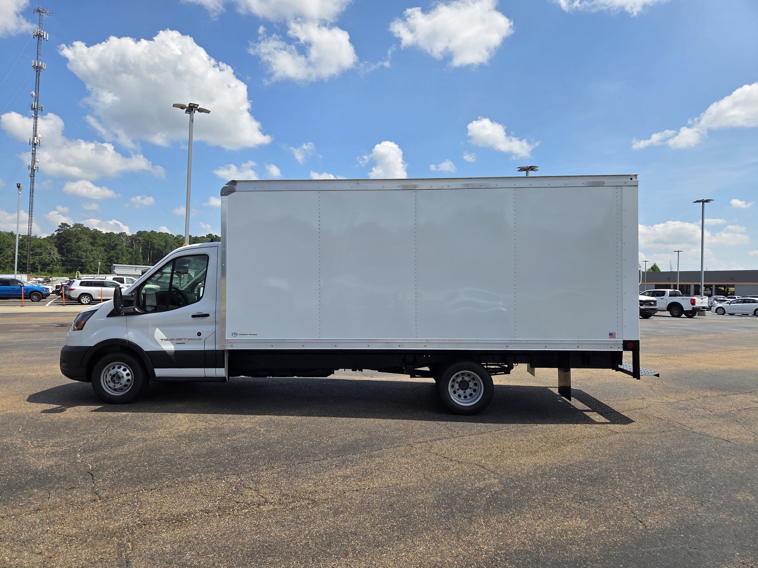 2024 Ford Transit photo 2