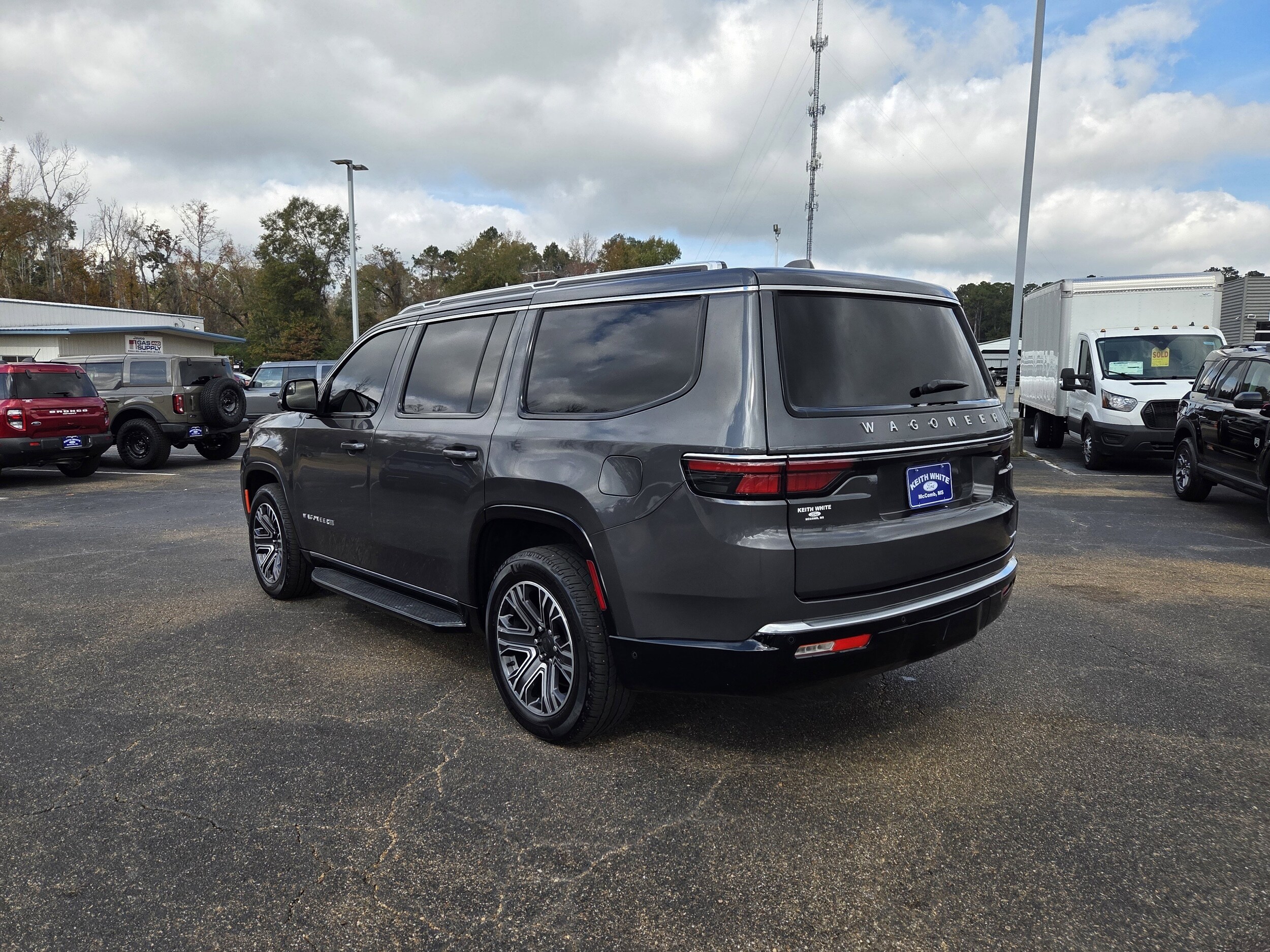 2022 Jeep Wagoneer Series III photo 3