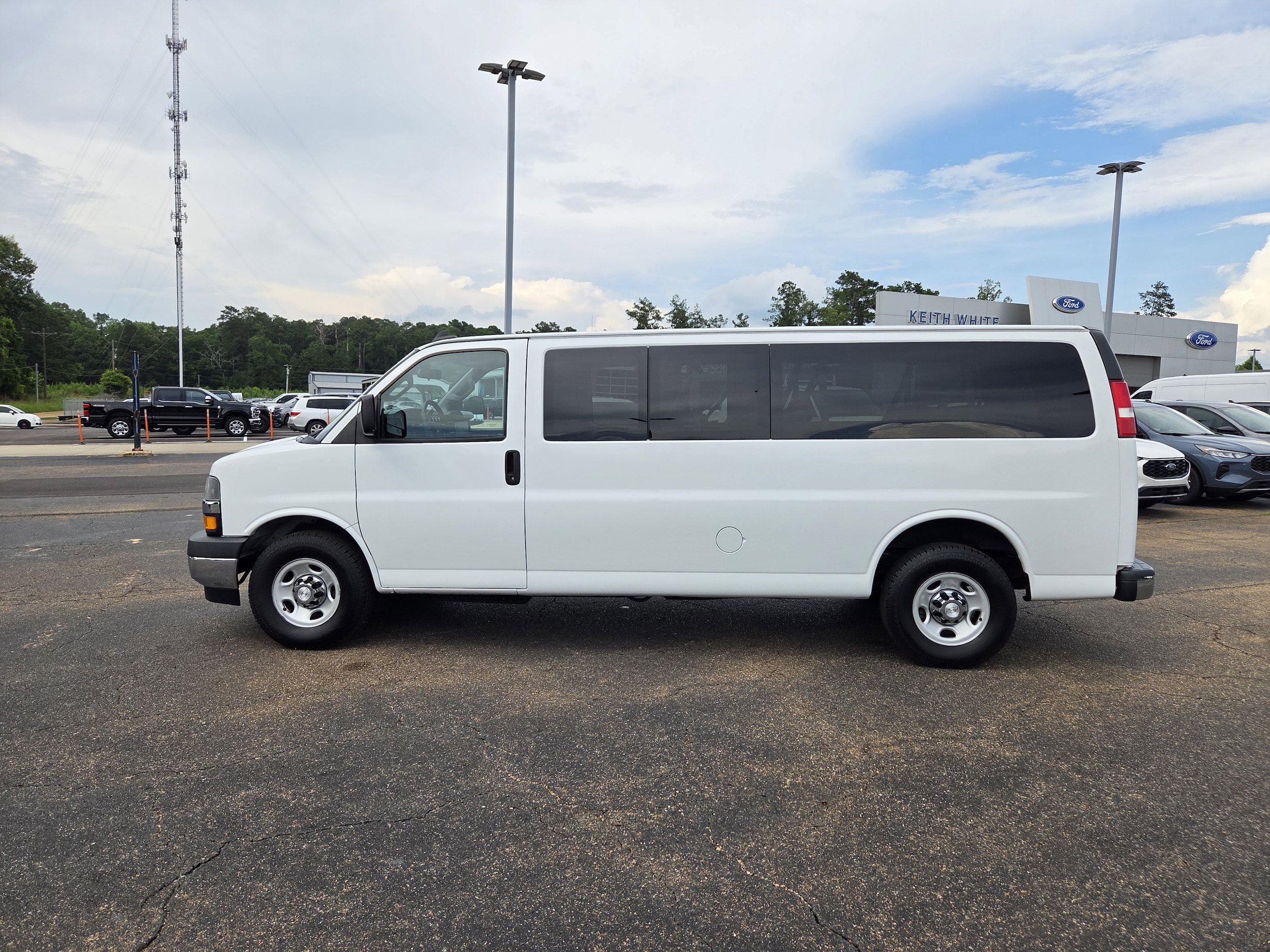 Used 2019 Chevrolet Express Passenger LT with VIN 1GAZGPFG3K1183528 for sale in Mccomb, MS